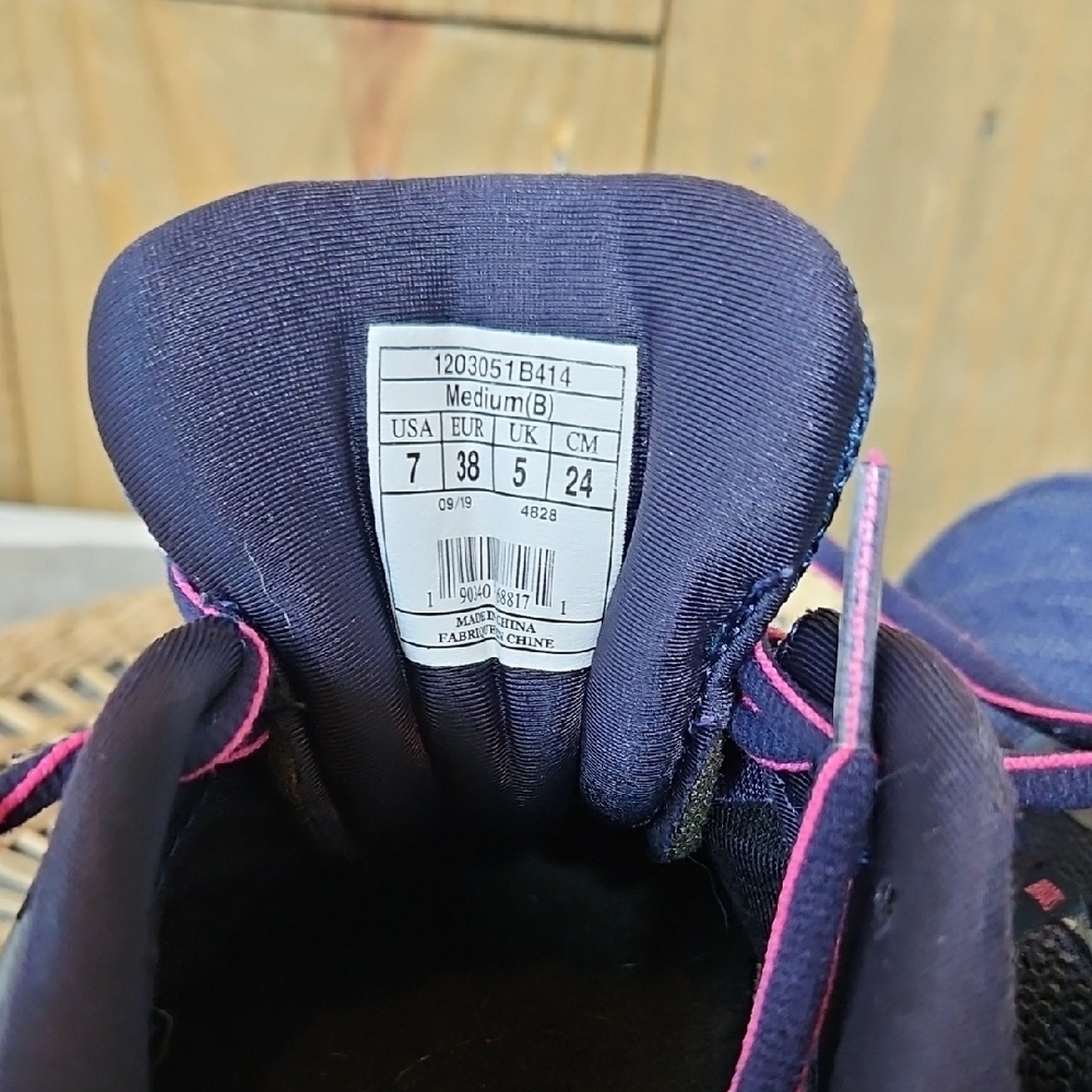 Brooks Women's Blue and Pink Athletic Shoes - Picture 6 of 6